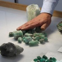 Цаворіт (19 фото): що це за камінь? Характеристика та властивості. Особливості натурального зеленого граната