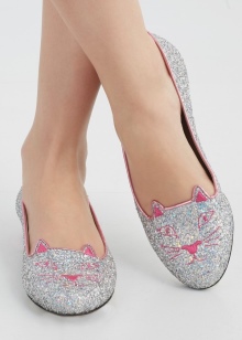 Charlotte Olympia (76 фото): черевики, туфлі і балетки з кішками, сумки, босоніжки і кеди з капсульної колекції