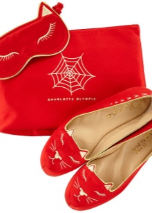 Charlotte Olympia (76 фото): черевики, туфлі і балетки з кішками, сумки, босоніжки і кеди з капсульної колекції