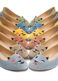 Charlotte Olympia (76 фото): черевики, туфлі і балетки з кішками, сумки, босоніжки і кеди з капсульної колекції