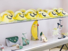 Charlotte Olympia (76 фото): черевики, туфлі і балетки з кішками, сумки, босоніжки і кеди з капсульної колекції