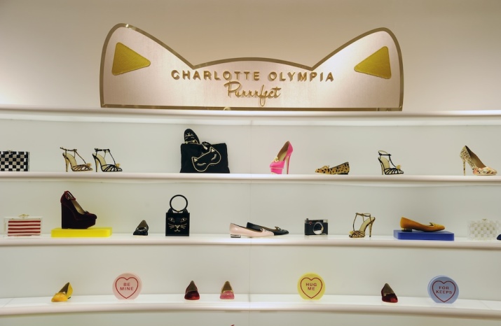 Charlotte Olympia (76 фото): черевики, туфлі і балетки з кішками, сумки, босоніжки і кеди з капсульної колекції