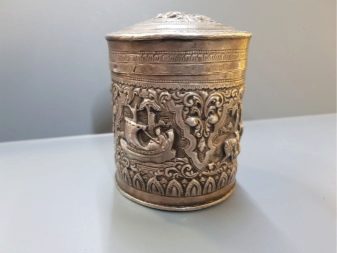 Чайницы (29 фото): особливості вибору порцелянової, залізної і скляних банок для зберігання чаю. Які ємності більше підходять для зберігання чаю та кави на кухні?