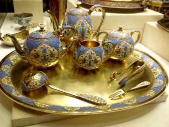 Чайний сервіз на 6 персон: як вибрати фарфоровий набір виробництва Чехії або Лікіно-Дульово (Росія) на 21 предмет?