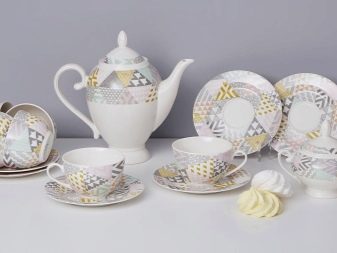 Чайний сервіз на 6 персон: як вибрати фарфоровий набір виробництва Чехії або Лікіно-Дульово (Росія) на 21 предмет?