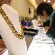 Червоне золото (24 фото): проби, що це таке і як виглядає колір, застосування у виробах та інших сферах