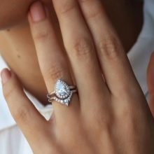 Червоне золото (36 фото): що це таке? Колір і склад 585 та інших проб, на відміну від жовтого і білого золота. Як виглядає?