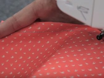 Чим замінити оверлок при шитті? Обробка зрізів тканини на швейній машині. Як оверложить шифон або трикотаж косою бейкой?