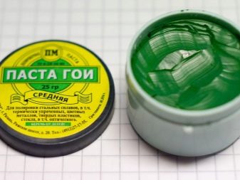 Чому чорніє срібло? Від чого темніє срібло 925 проби, коли його носиш? Як зберігати срібло? Чим покрити виріб, щоб уникнути потемніння?