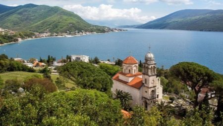 Чорногорія в квітні: погода в Тіваті, Будві та інших містах на початку і в кінці квітня. Температура моря