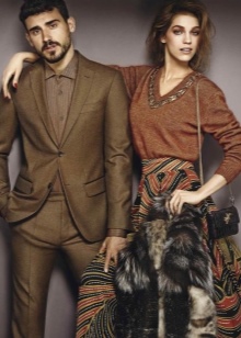 Class Roberto Cavalli (50 фото): сумки та рюкзаки колекції White, пуховик і плаття, гаманець і парасолю з клатчем від бренду