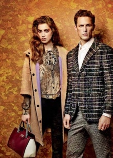 Class Roberto Cavalli (50 фото): сумки та рюкзаки колекції White, пуховик і плаття, гаманець і парасолю з клатчем від бренду