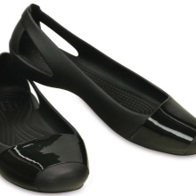 Crocs (74 фото): взуття, гумові чоботи, дитячі сабо і сандалі, жіночі кеди і балетки, в’єтнамки, розмірна сітка