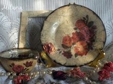 Декупаж (59 фото): що це таке? Майстер-клас з техніки декорування. Як робити зворотний декупаж? Як зробити декор для келихів і холодильника своїми руками?