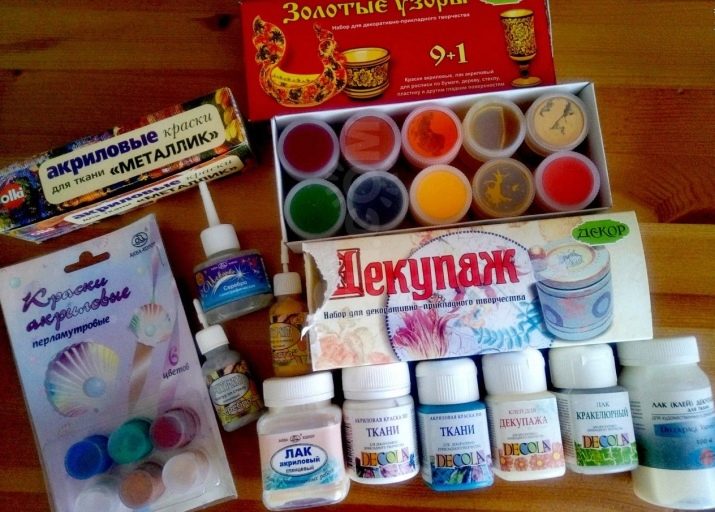 Декупаж комода (29 фото): декорування старого комода в домашніх умовах в стилі прованс, заготовки для декупажу своїми руками