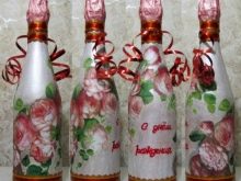 Декупаж пляшок (72 фото): прикраса туалетним папером і яєчною шкарлупою пляшки своїми руками, майстер-клас з об’ємного декупажу пляшок для чоловіків на 23 Лютого, декорування тканиною в стилі шеббі-шик