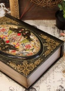 Декупаж столу (38 фото): декупаж журнального або кухонного столика серветками своїми руками, майстер-клас з декупажу дерев’яної стільниці тканиною
