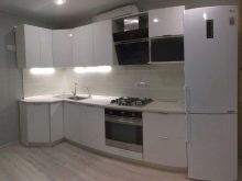 Дерев’яна стільниця для кухні (40 фото): моделі з масиву дуба, бука, модрини та інші, плюси і мінуси кухонних стільниць з натурального дерева