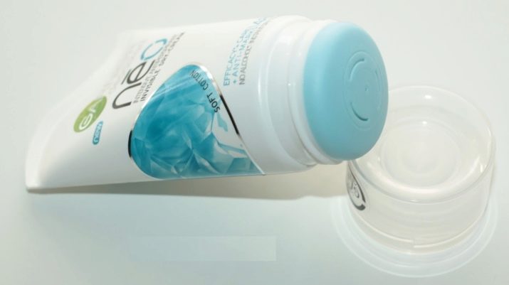 Дезодорант Garnier «Нео»: властивості сухого крему і спрею, опис невидимого антиперспиранта «Пантенол Плюс»