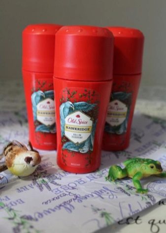 Дезодоранти Old Spice (22 фото): склад спреїв і твердих антиперспірантів для чоловіків і жінок, види Wolfthorn і Whitewater, запахи чоловічих дезодорантів
