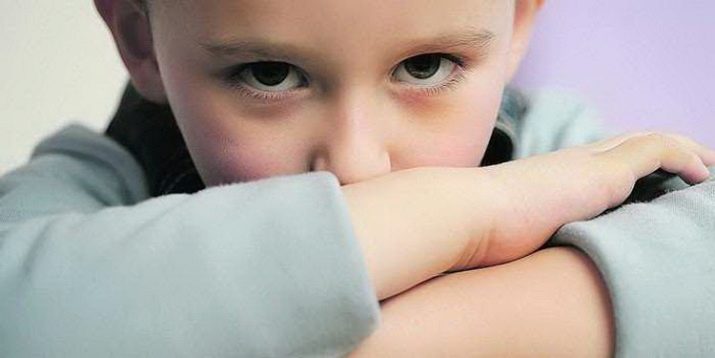 Дитина – інтроверт: ознаки і особливості поведінки підлітків-інтровертів. Як виховувати і готувати замкнутого дитину до школи чи дитячого садку?