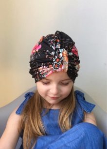 Дитячі тюрбани: вибір чалми для дівчинки і хлопчика. Літні тюрбани з бантом для малюків і інші моделі. Як надіти пов’язку?