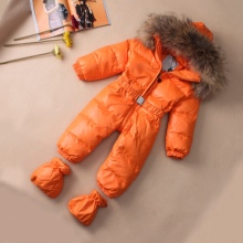 Дитячий комбінезон Moncler (65 фото): зимовий пуховий напівкомбінезон Монклер для дівчаток, відгуки