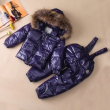 Дитячий комбінезон Moncler (65 фото): зимовий пуховий напівкомбінезон Монклер для дівчаток, відгуки