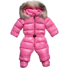 Дитячий комбінезон Moncler (65 фото): зимовий пуховий напівкомбінезон Монклер для дівчаток, відгуки