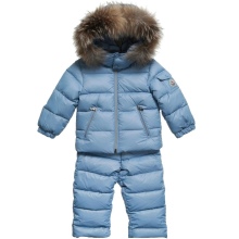 Дитячий комбінезон Moncler (65 фото): зимовий пуховий напівкомбінезон Монклер для дівчаток, відгуки