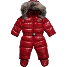 Дитячий комбінезон Moncler (65 фото): зимовий пуховий напівкомбінезон Монклер для дівчаток, відгуки