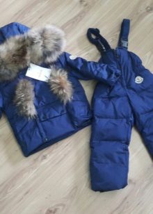 Дитячий комбінезон Moncler (65 фото): зимовий пуховий напівкомбінезон Монклер для дівчаток, відгуки