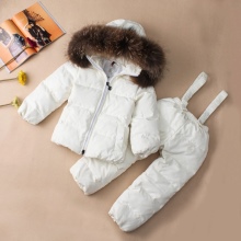 Дитячий комбінезон Moncler (65 фото): зимовий пуховий напівкомбінезон Монклер для дівчаток, відгуки