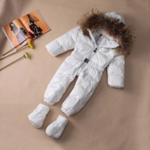 Дитячий комбінезон Moncler (65 фото): зимовий пуховий напівкомбінезон Монклер для дівчаток, відгуки
