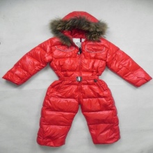 Дитячий комбінезон Moncler (65 фото): зимовий пуховий напівкомбінезон Монклер для дівчаток, відгуки
