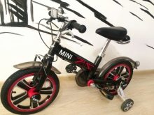 Дитячий велосипед BMW: огляд триколісних моделей Kidsbike і Junior Bike, Mini і Cruise для дітей 4 і 5, 6 і 9, 10 років