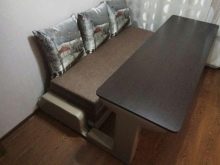 Диван-стіл: 3 в 1 з ліжком і інші варіанти трансформера, кольору і вибір для малогабаритної квартири