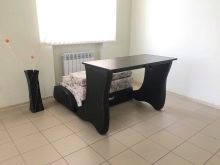 Диван-стіл: 3 в 1 з ліжком і інші варіанти трансформера, кольору і вибір для малогабаритної квартири