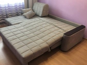 Дивани-акордеони з ортопедичним матрацом і ящиком для білизни: кутові дивани-ліжка та інші моделі
