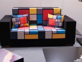 Дивани для підлітків (63 фото): розкладні моделі в дитячу кімнату з ортопедичними і простими матрацами, односпальні та кутові, тахта кушетка