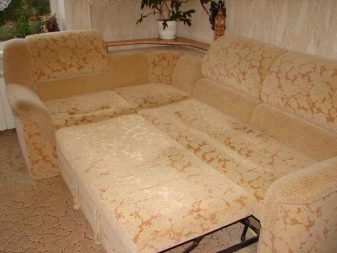 Дивани з флока (45 фото): кутові і прямі м’які дивани на флоке. Плюси і мінуси флока. Шеніл краще, ніж флок? Приклади в інтер’єрі