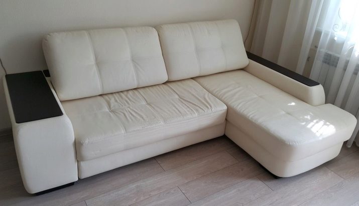 Дивани з флока (45 фото): кутові і прямі м’які дивани на флоке. Плюси і мінуси флока. Шеніл краще, ніж флок? Приклади в інтер’єрі