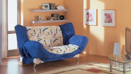 Дивани з механізмом «клік-кляк» (77 фото): диван-ліжко з ортопедичним матрацом і інші моделі. Їх перетяжка. Як вони розкладаються? Відгуки покупців