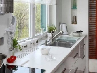 Дизайн кухні 4 кв. м (62 фото): інтер’єр маленької кухні 4 квадратних метри з холодильником і без, малогабаритні кутові кухонні гарнітури в «хрущовці»