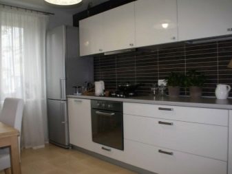 Дизайн кухні 9 кв. м у панельному будинку (91 фото): тонкощі здійснення ремонту та приклади інтер’єру кухні 9 квадратних метрів, особливості планування кухні 9 квадратів