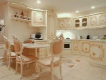 Дизайнерські стільці для кухні (фото 48): стильні та незвичайні кухонні стільці, модні пластикові та велюрові моделі, приклади цікавих дизайнів