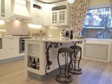 Дизайнерські стільці для кухні (фото 48): стильні та незвичайні кухонні стільці, модні пластикові та велюрові моделі, приклади цікавих дизайнів