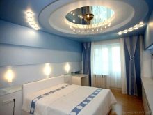 Красиві спальні (79 фото): найбільш стильні дизайни інтер’єрів спалень в міських квартирах, приклади гарнітурів в кімнатах, оформлених під класику