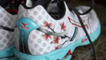 Кросівки Мізуно (47 фото): моделі Mizuno Wave, для настільного тенісу, відгуки про жіночих кросівках, таблиця розмірів