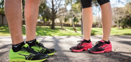 Кросівки Мізуно (47 фото): моделі Mizuno Wave, для настільного тенісу, відгуки про жіночих кросівках, таблиця розмірів